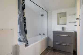Manawatu / Whanganui - Address withheld