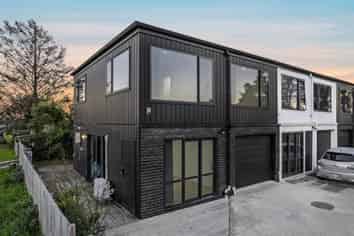 7A Tairere Crescent, Rosehill, Papakura
