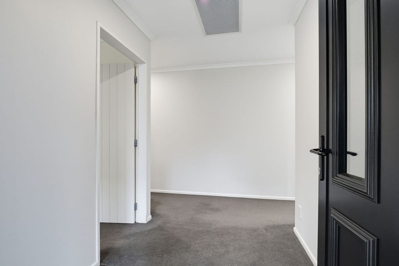 Modern Family Living in Kelvin Grove - Widok 6