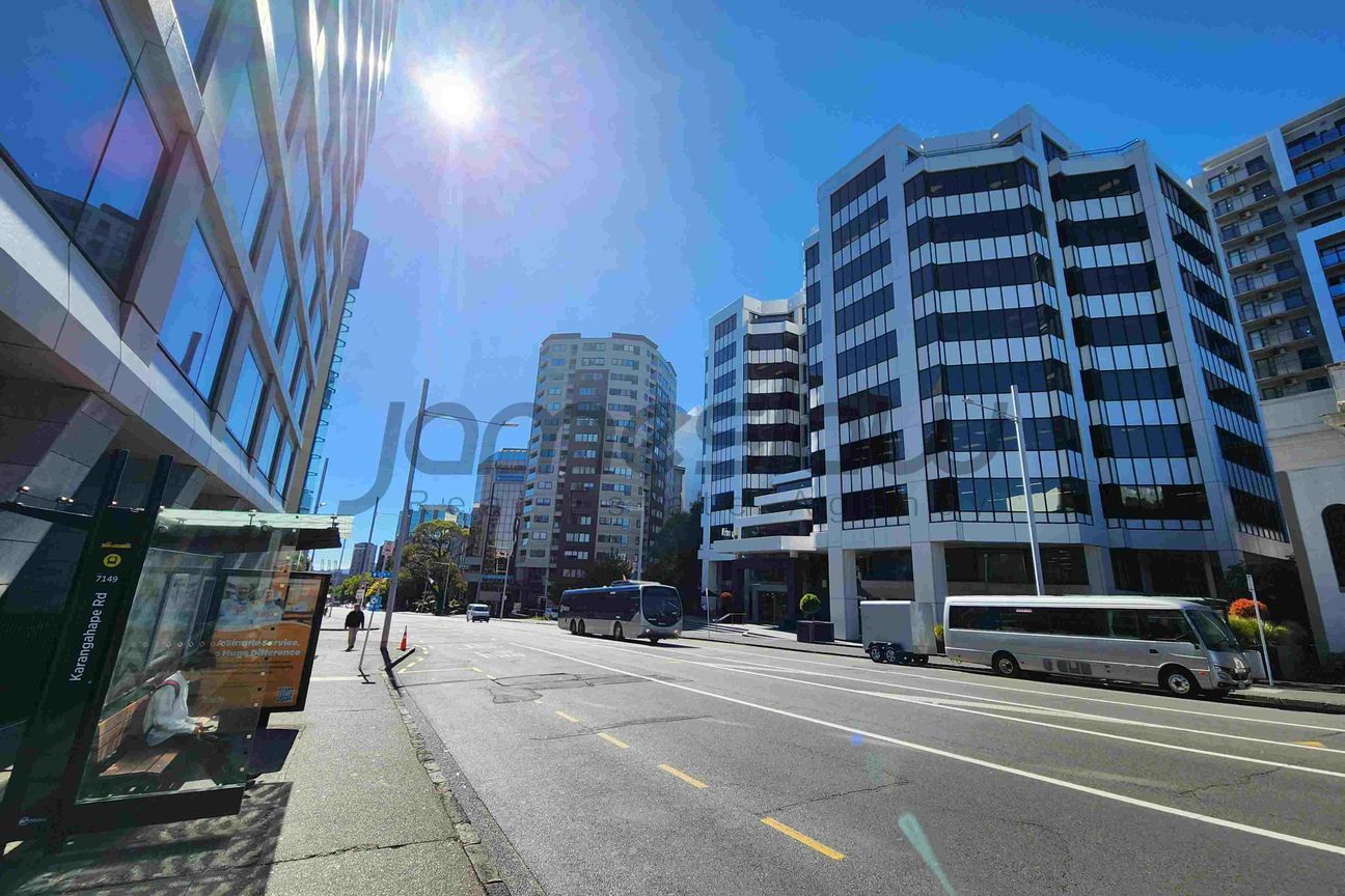 Office Bargain Deal - 5 Months Rent Free - Meer