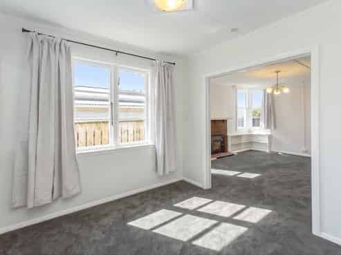 97 Broadway, Carterton
