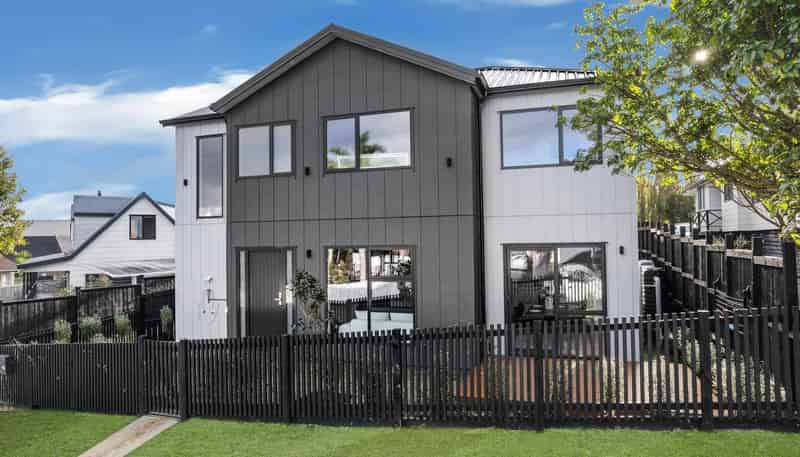 Lot 1/10 Sandgate Avenue, Botany Downs