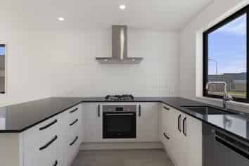 1 Robson Drive , Lincoln