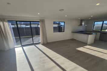 1 Robson Drive , Lincoln