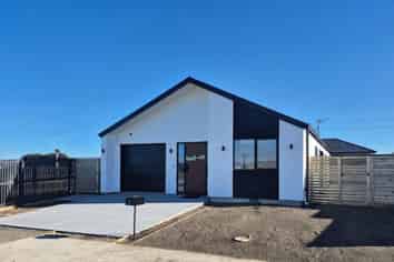 1 Robson Drive , Lincoln