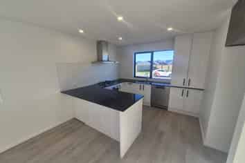 1 Robson Drive , Lincoln