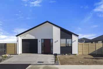 1 Robson Drive , Lincoln
