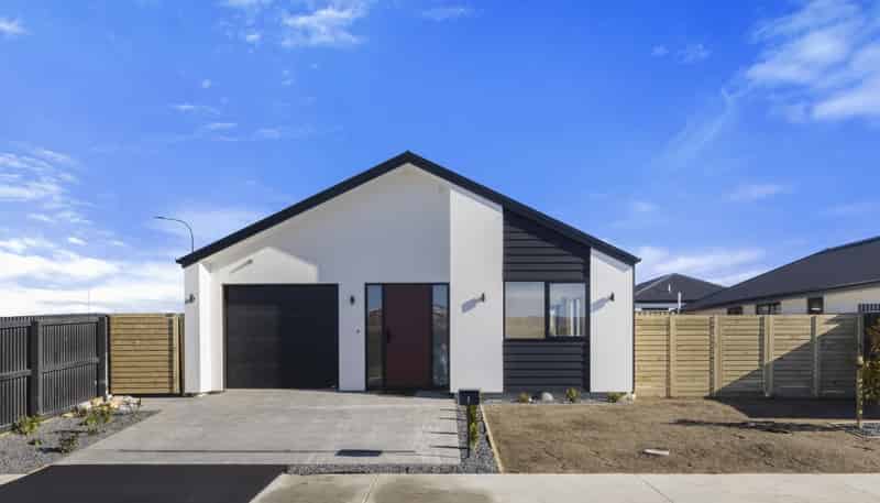 1 Robson Drive , Lincoln