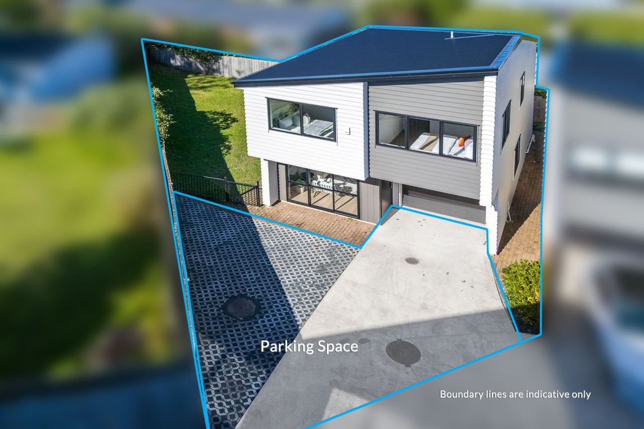 Sunny family Home with plenty of parking spaces in Te Atatū South - Vista 2