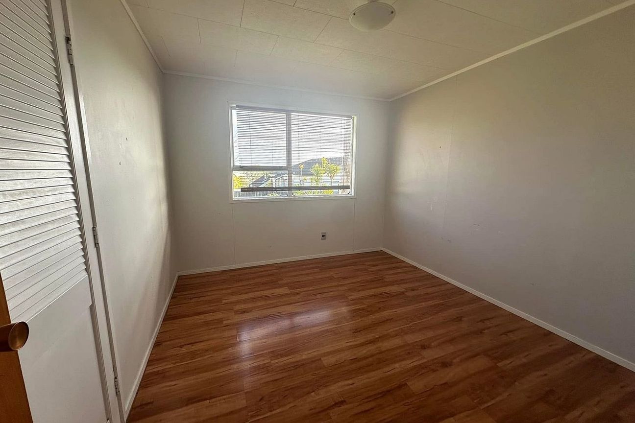 3BR Sunny Retreat - Semi-Furnished with land! - Meer