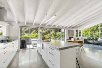 77 Onetangi Road, Onetangi