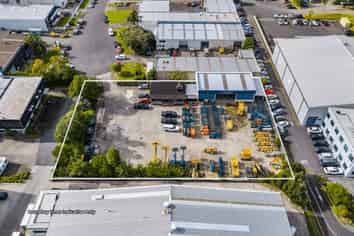 Secure Albany Yard with Warehouse & Office