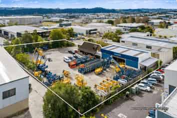 Secure Albany Yard with Warehouse & Office