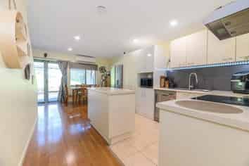 6 Kona Crescent, Henderson