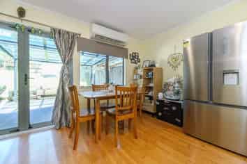 6 Kona Crescent, Henderson