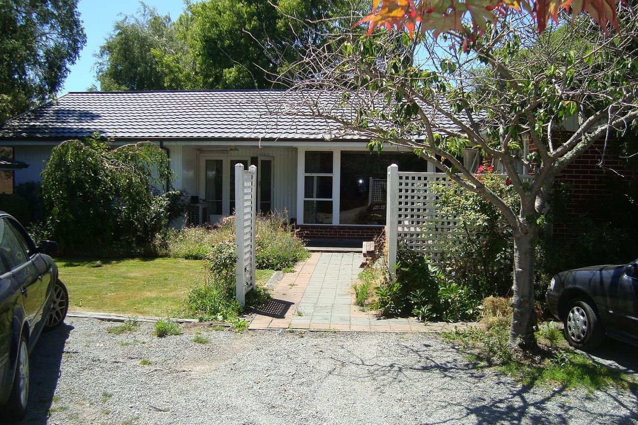 Large 7 Bedroom , walking distance to Uni, BushInn - Vista 2