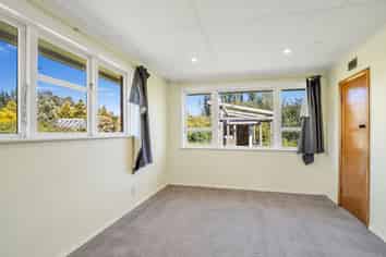 15 Kennard Crescent, Karitane