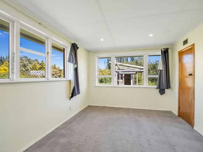 15 Kennard Crescent, Karitane