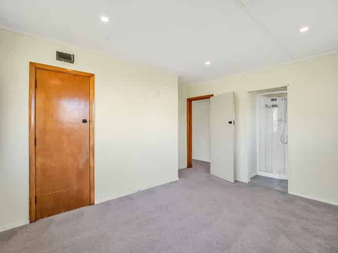 15 Kennard Crescent, Karitane