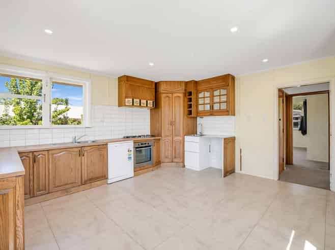 15 Kennard Crescent, Karitane