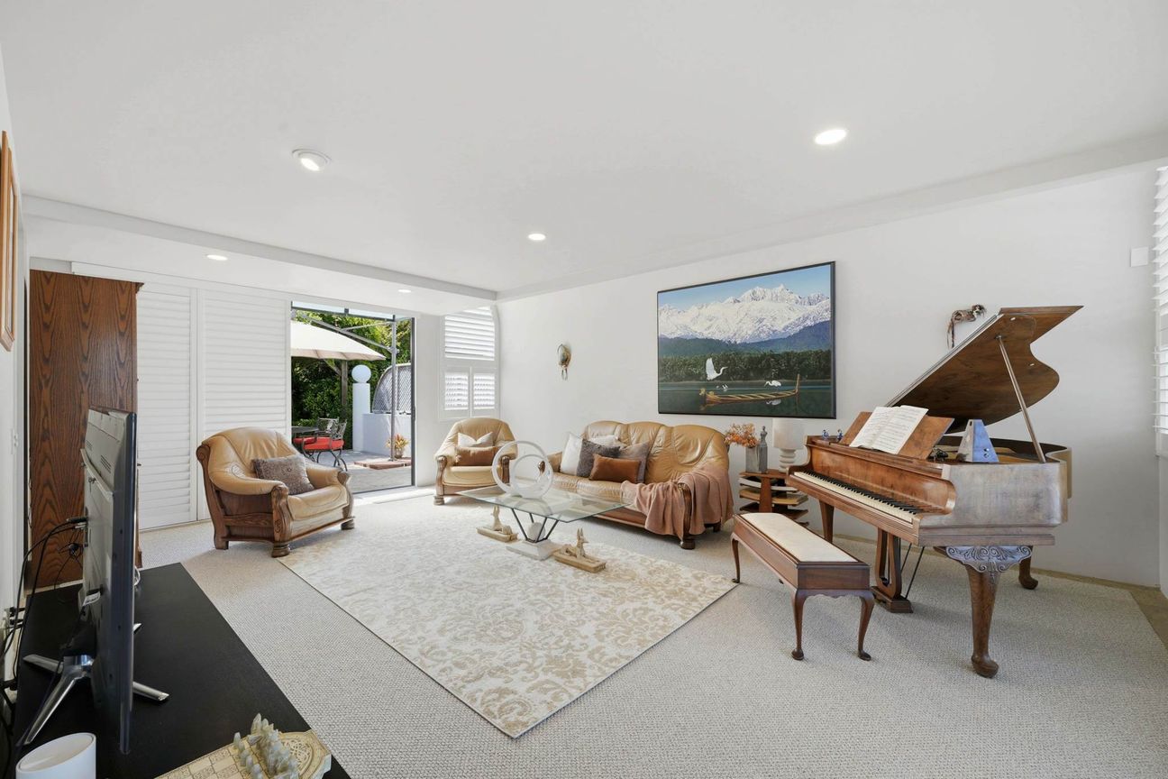 Coastal Living in The Heart of Browns Bay - Vista 5