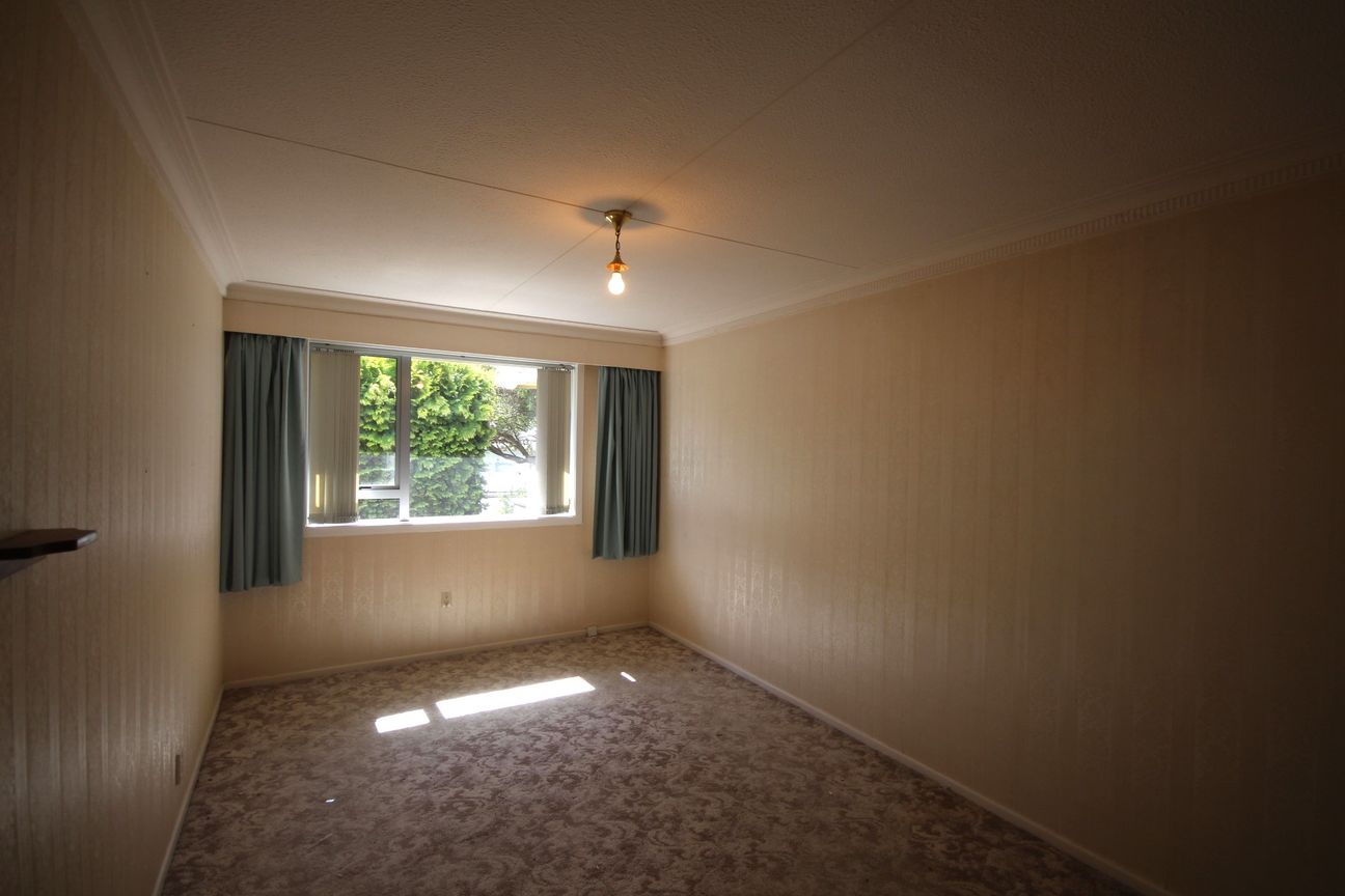 Comfortable Two-Bedroom Home with Garage & Workshop - Bild 6