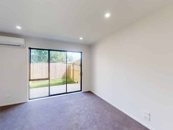 8/16 Russell Road, Manurewa