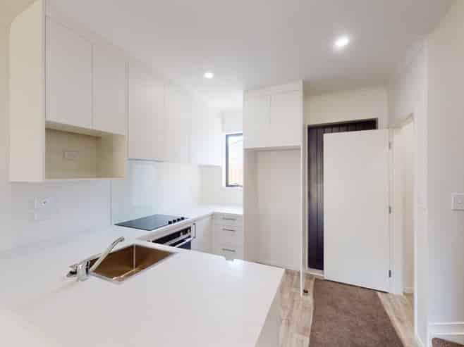 8/16 Russell Road, Manurewa