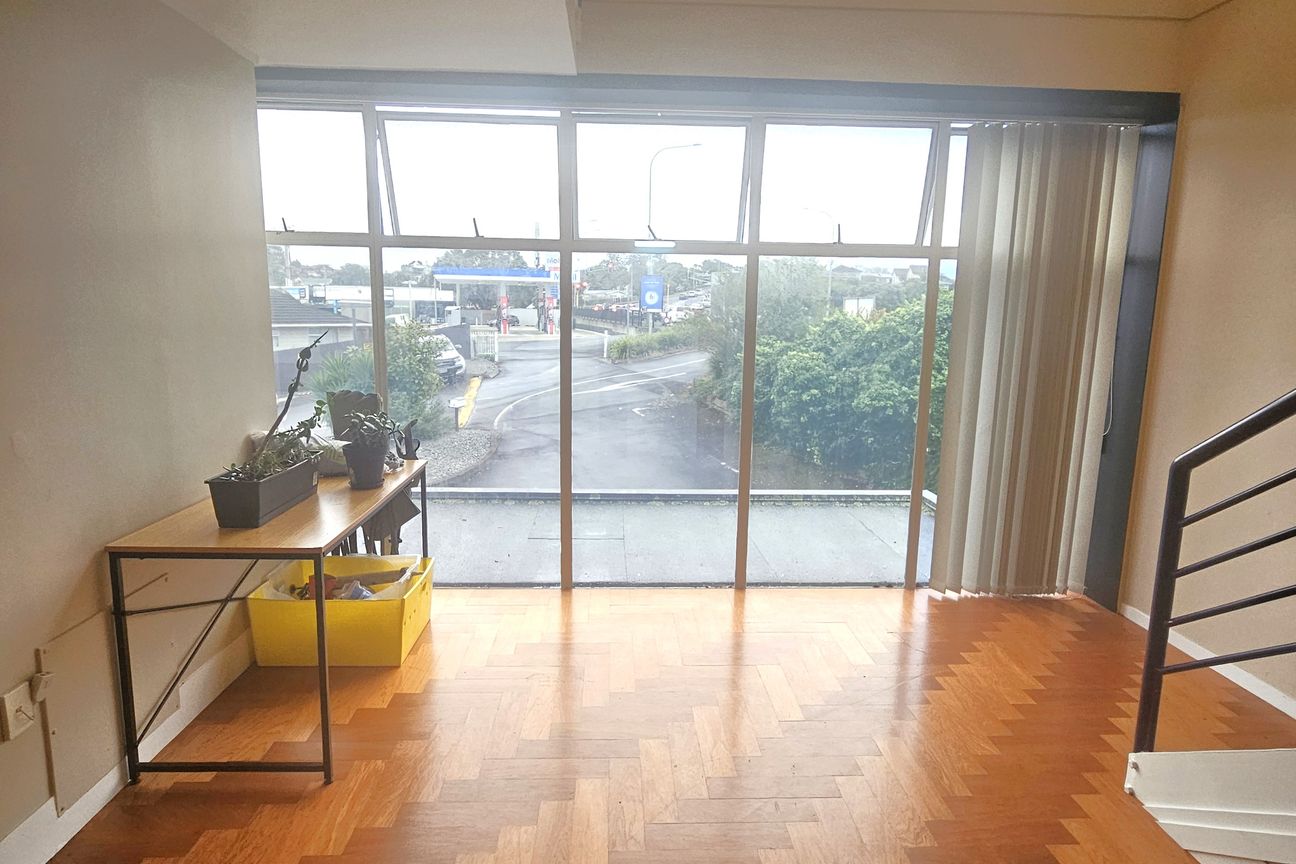 1 Bedroom, 3 Rooms,  Glenfield - Altro