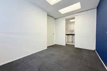 Functional Epsom Workspace | 100 m2