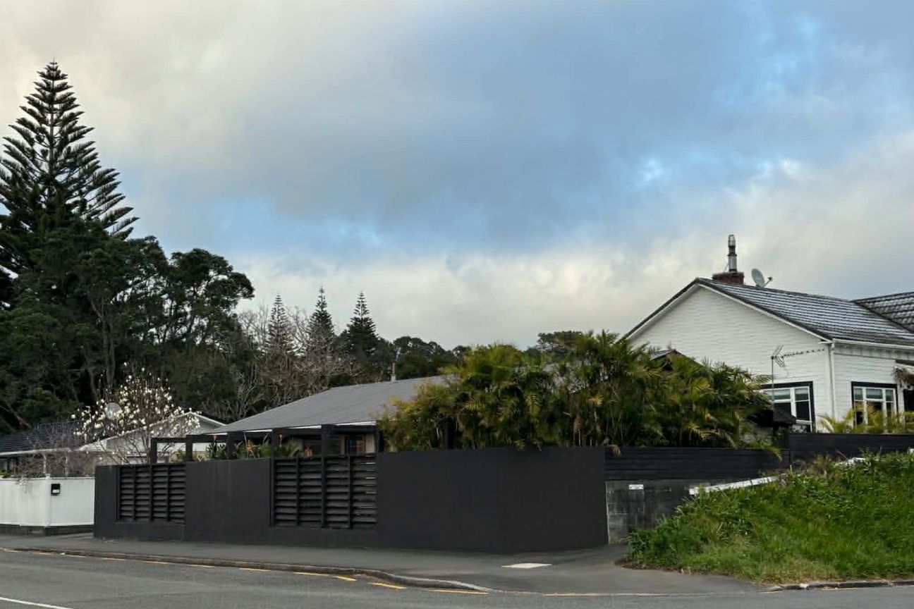 Stylish 2-Bedroom Townhouse in the Heart of New Plymouth - Aanzicht 2
