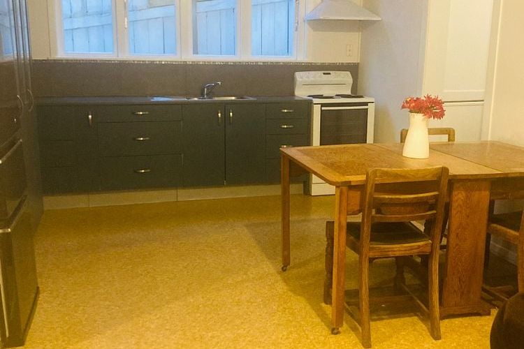 2 bedroom Ground floor flat with garden 2 toilets - Vista 5