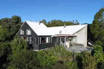 116 Lone Kauri Road, Karekare