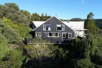 116 Lone Kauri Road, Karekare