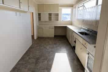 Gisborne - Address withheld