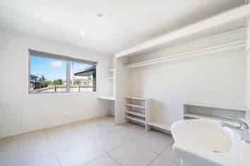 Room 1/7B James Street, Mangere East