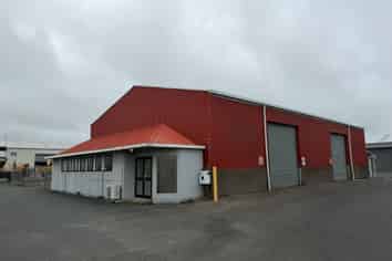 High Profile Workshop with Large Secured Yard
