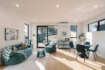 20A Barker Rise, Northcross