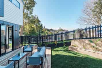 20A Barker Rise, Northcross