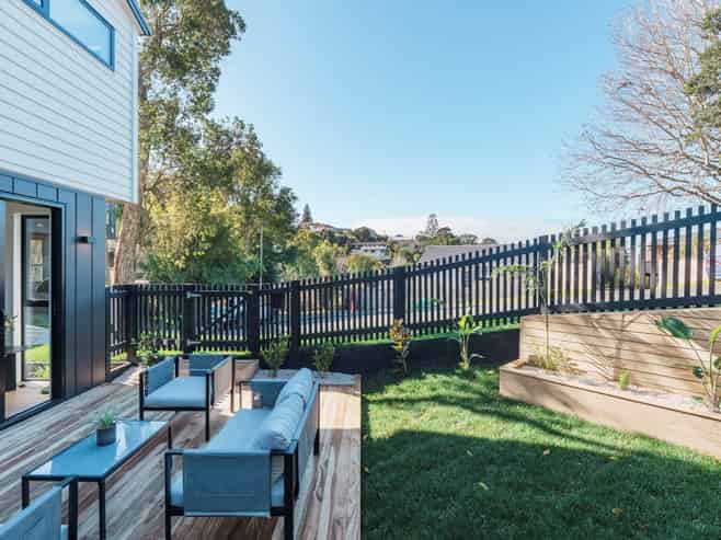 20A Barker Rise, Northcross