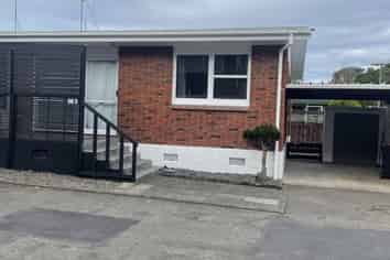 66B Fourteenth Avenue, Avenues