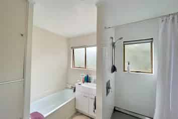 2/32 Stredwick Drive, Torbay