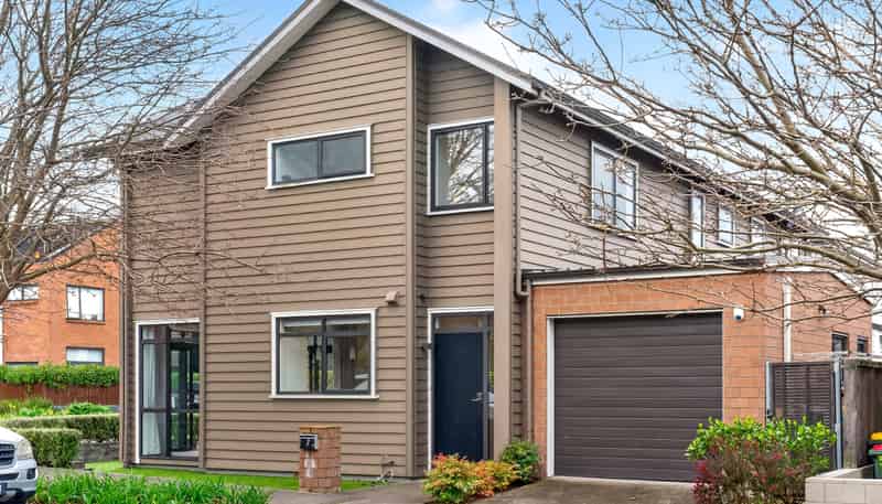 2 Poaka Road, Hobsonville