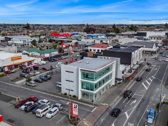 Flexible sizes of modern office in Rangiora