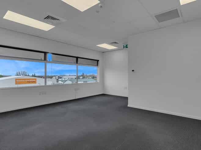 Flexible sizes of modern office in Rangiora