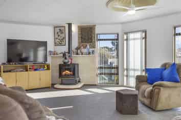 24 Scott Avenue, Otaki Beach
