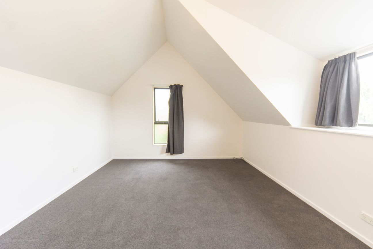 Spacious Family Home with Fresh Modern Updates - Altro