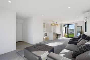51 Mehrtens Crescent, Ravenswood