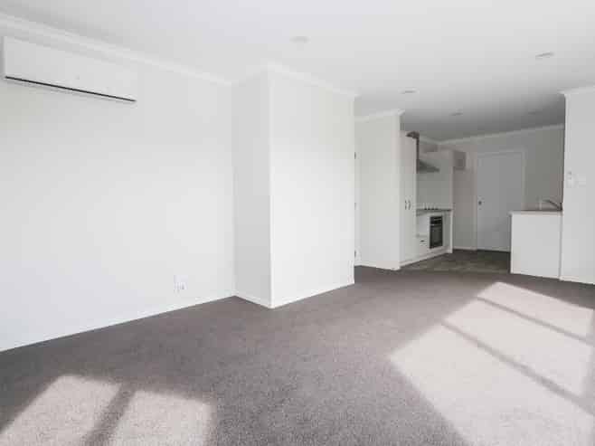 1/33A Saxbys Road, Glenview