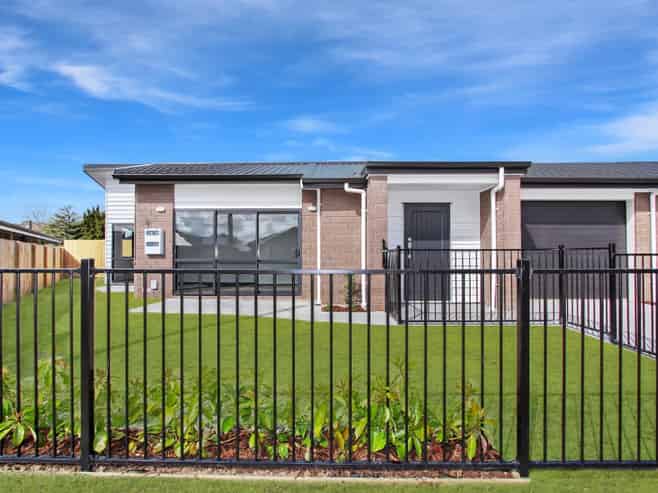 1/33A Saxbys Road, Glenview